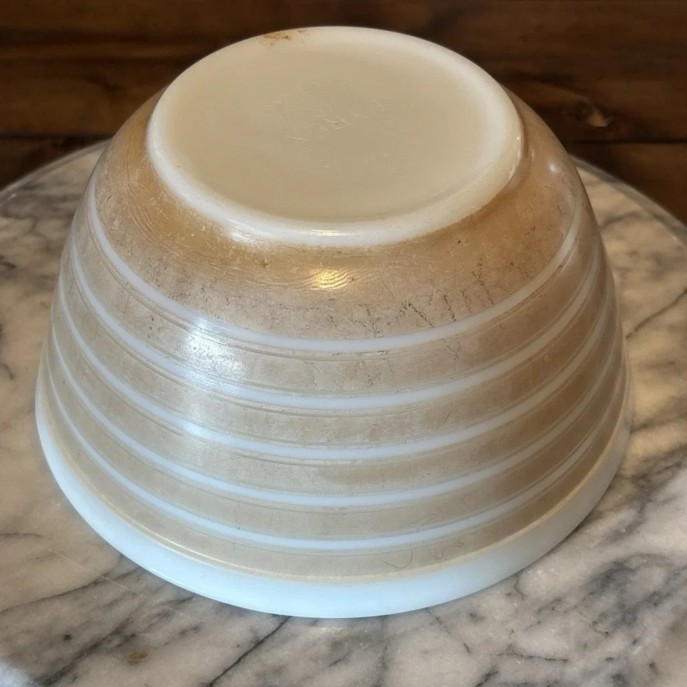 VTG 60s MCM Pyrex 402 Rainbow Ovenware Sandlewood Tan Stripes 1.5 Qt Mixing Bowl